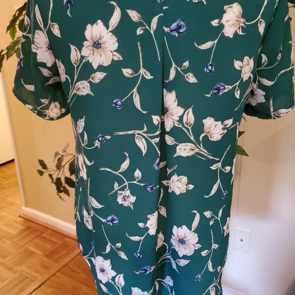 Cute Blouse - Picture 4 of 4